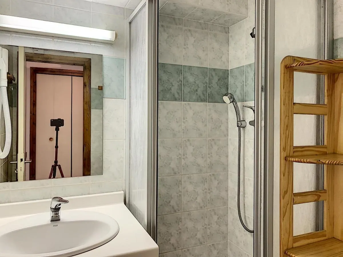 Studio Confortable Au Centre De Combloux Avec Parking Et Acces Ski Bus - Fr-1-560-35 0*,